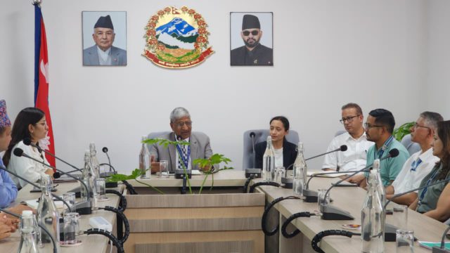 स्वास्थ्य प्रणालीलाई व्यवस्थित, गुणस्तरीय र सुलभ कसरी बनाउने भन्ने विषयमा प्रधानमन्त्री कार्यालयमा ‘हाईलेभल मिटिङ’