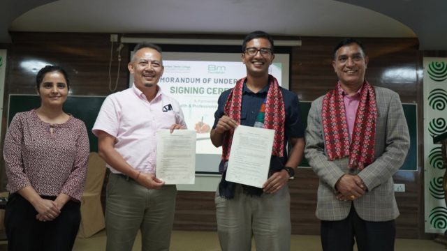 ‘५०,००० स्माइल्स नेपाल’ अभियानमा जोडियो सोसाइटी अफ नेप्लीज हेल्थकेयर प्रोफेसनल्स इन युरोप