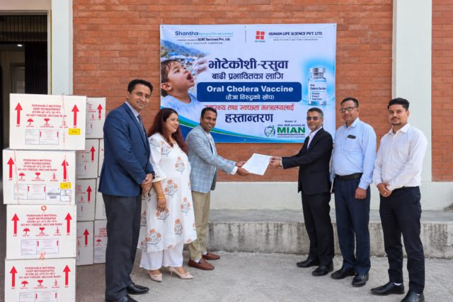 भोटेकोशी बाढी प्रभावितका लागि ह्युमन लाइफ साइन्सप्रालिद्धारा एक करोड ५५ लाख बराबरको हैजाबिरुद्धको खोप सहयोग