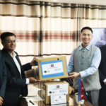 रोग निगरानी प्रणालीलाई व्यवस्थित गर्न स्थानीय तहका आरआरटीलाई ट्यावलेट वितरण गर्दै सरकार