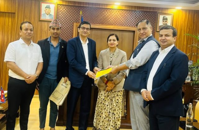 राजविराज अस्पतालको गेटम सुत्केरी प्रकरणः अनुगमन समितिले देखायो तीन वटै पक्षको कमजोरी