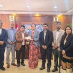 प्रधानमन्त्री राहत कोषमा आयुर्वेद औषधि व्यवसायी संघद्वारा २ लाख ५ हजार रुपैयाँ हस्तान्तरण
